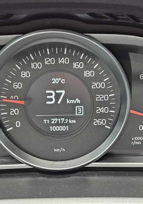 Usado 2018 Volvo V40 Carrinha | € 16.000 (Super Preço) - Imagem 1/4