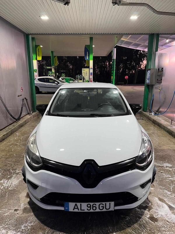 Usado Renault Clio IV 75 HP (55 kW) 2016 Branco Citadino