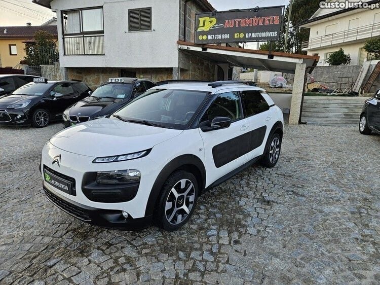 Branco Usado 2016 Citroën C4 Cactus PureTech Citadino | € 11.500 (Preço justo) - Imagem 1/1