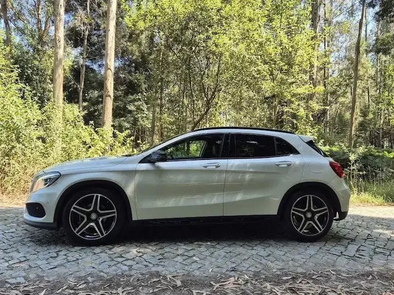 Usado Mercedes GLA200 AMG line 136 HP (100 kW) 2014 Branco SUV