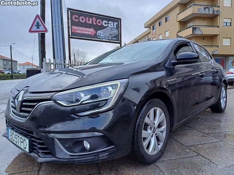 Preto Usado 2019 Renault Mégane IV Sedan | € 9.999 (Bom preço) - Imagem 1/1