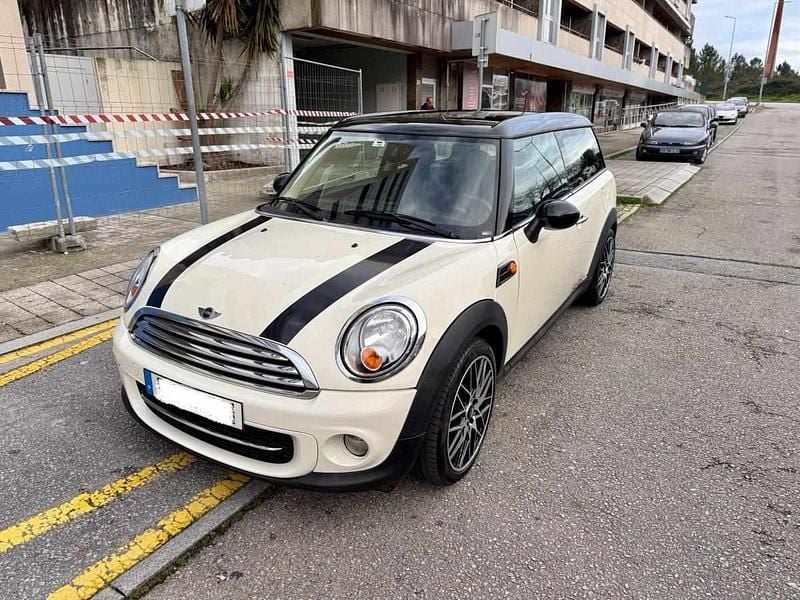 Branco Usado 2011 Mini Cooper D Clubman Carrinha | € 9.990 - Imagem 1/4
