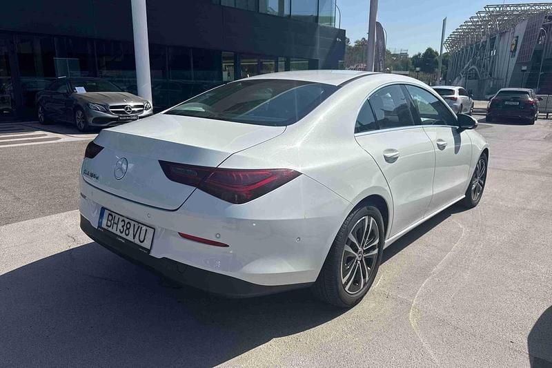Usado Mercedes CLA180 116 HP (85 kW) 2024 Branco Sedan