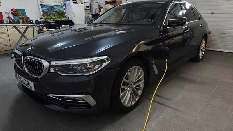 Usado 2018 BMW 530e Luxury Line Sedan | € 19.900 (Super Preço) - Imagem 1/4