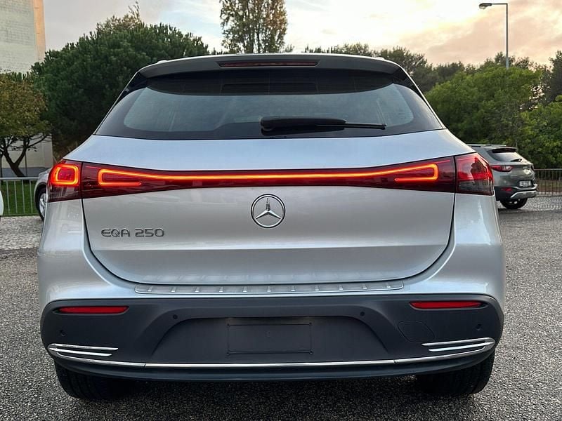 Usado Mercedes EQA250 Progressive 139 kW (190 HP) 2023 Cinza SUV