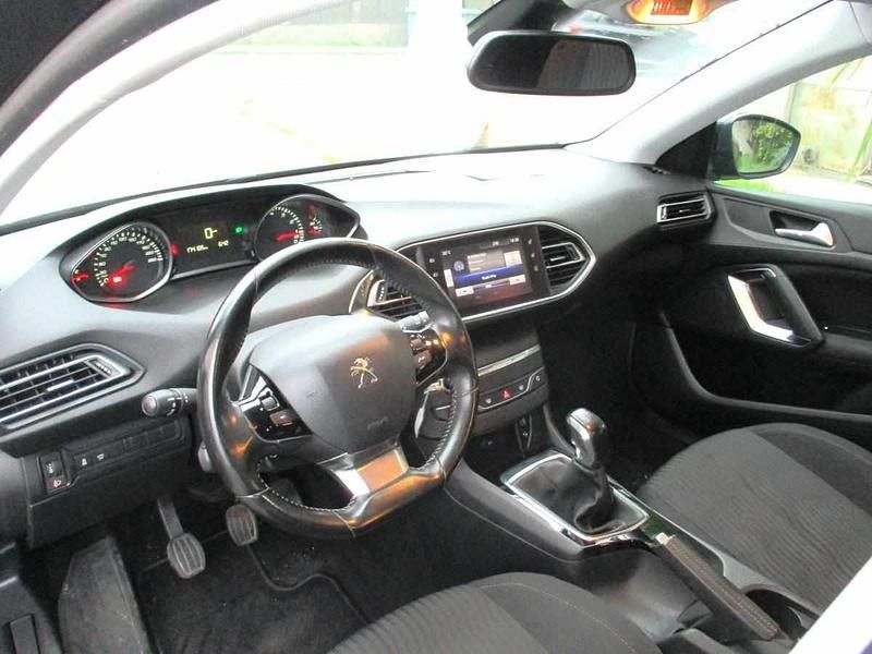 Usado Peugeot 308 SW 130 HP (95 kW) 2016 Preto Carrinha