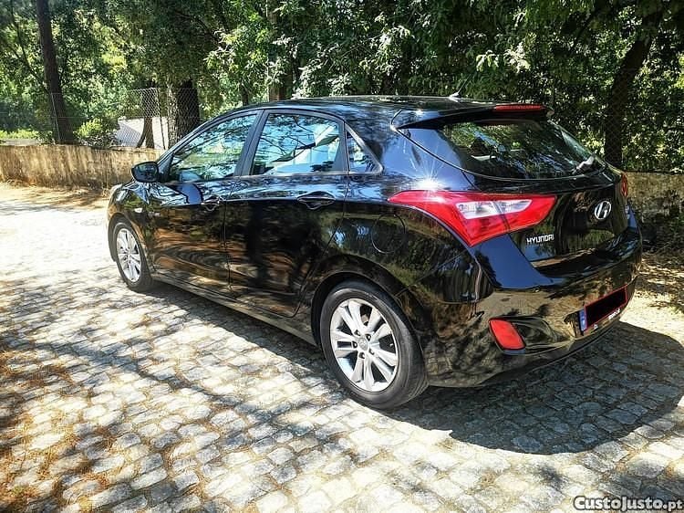 Preto Usado 2012 Hyundai i30 Comfort Citadino | € 6.500 (Super Preço) - Imagem 1/1