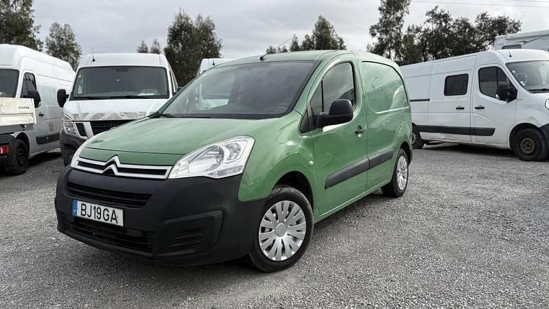 Verde Usado 2016 Citroën Berlingo Monovolume | € 8.900 (Preço justo) - Imagem 1/4