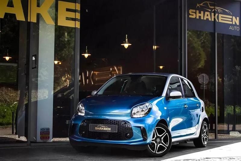 Usado Smart ForFour Electric Drive Pulse 60 kW (82 HP) 2020 Azul escuro