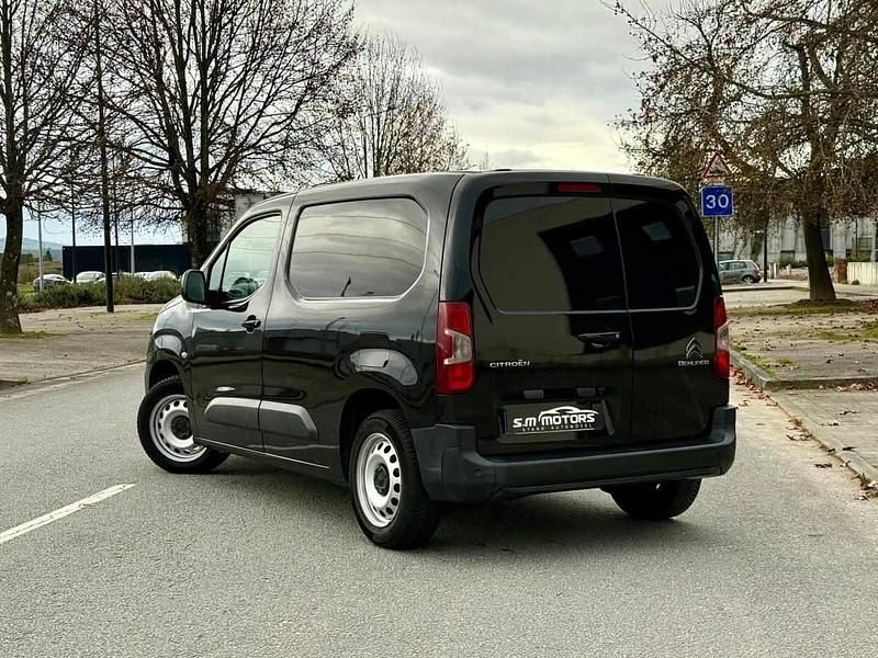 Usado Citroën Berlingo 130 HP (95 kW) 2019 Preto Monovolume