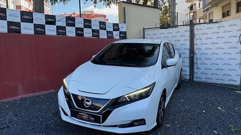 Usado Nissan Leaf N-Connecta 110 kW (150 HP) 2021 Cinza antracite Citadino