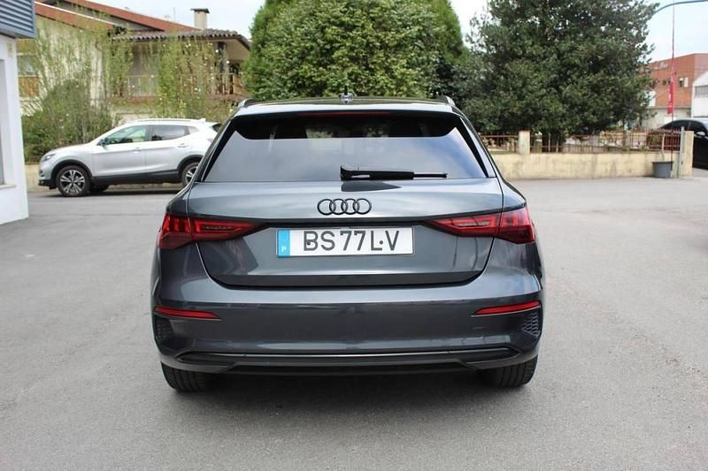Usado Audi A3 Sportback e-tron 204 HP (150 kW) 2020 Cinzento Citadino