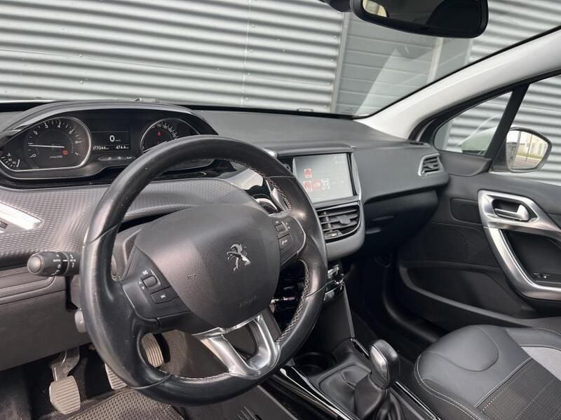 Usado Peugeot 2008 110 HP (80 kW) 2018 Branco SUV