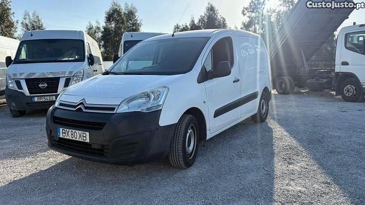 Branco Usado 2017 Citroën Berlingo Monovolume | € 9.800 (Preço justo) - Imagem 1/1