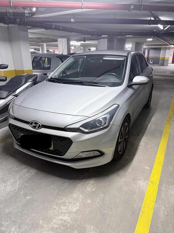 Cinzento Usado 2017 Hyundai i20 Citadino | € 10.500 (Preço justo) - Imagem 1/4
