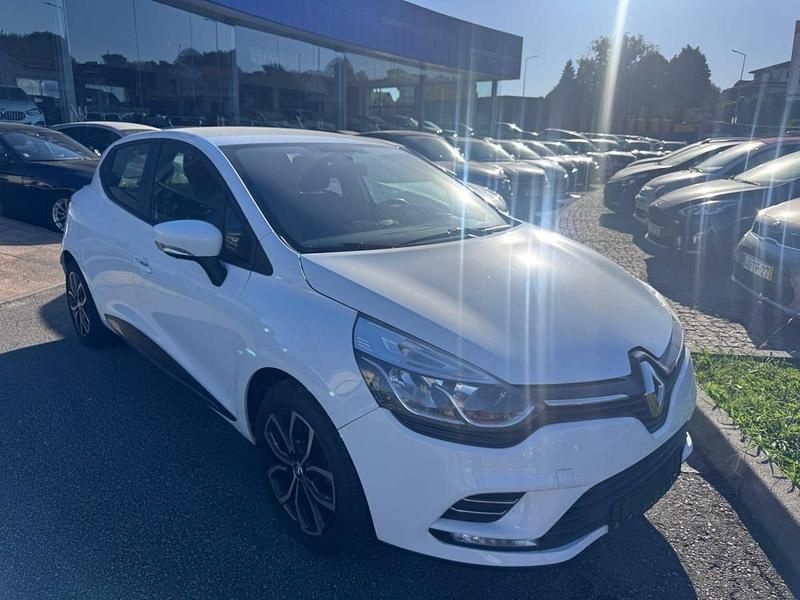 Usado Renault Clio IV Dynamique 90 HP (66 kW) 2016 Cinzento