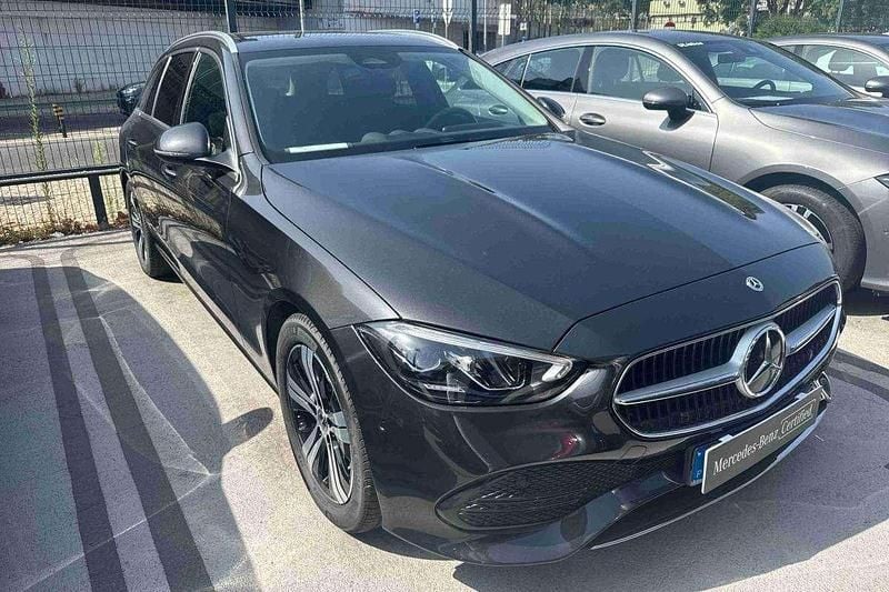 Cinzento Usado 2024 Mercedes 220 | € 50.900 (Preço justo) - Imagem 1/4