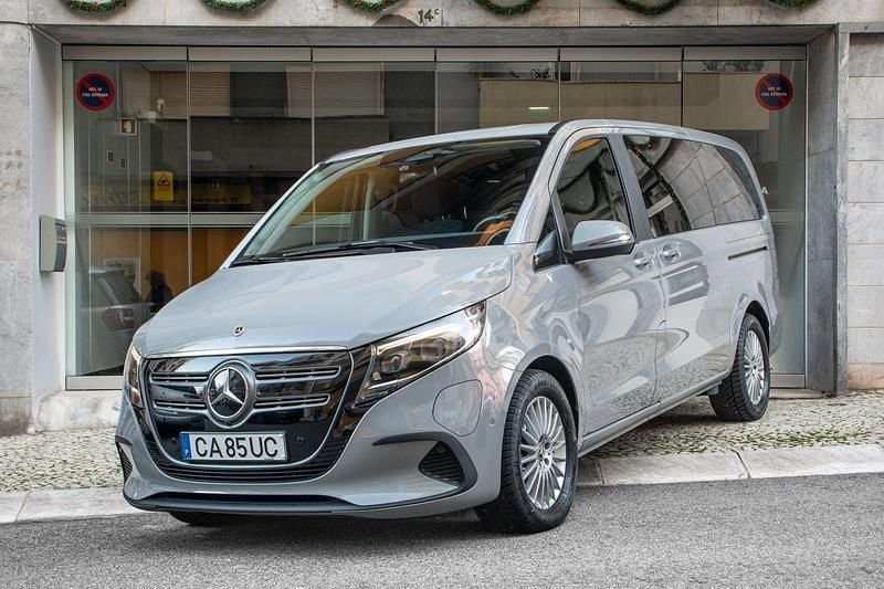 Usado Mercedes EQV300 150 kW (204 HP) 2024 Cinza Monovolume