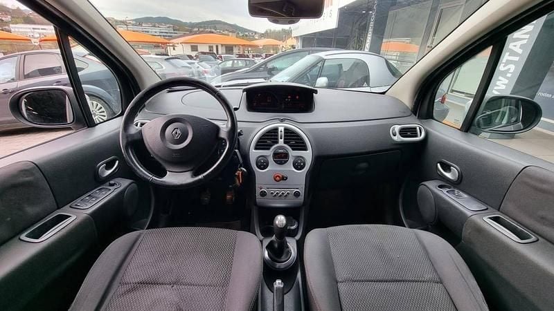 Usado Renault Modus 85 HP (62 kW) 2010 Cinzento Monovolume