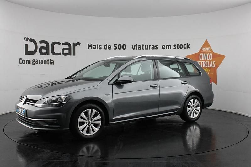 Usado VW Golf VII 115 HP (84 kW) 2019 Cinzento Carrinha