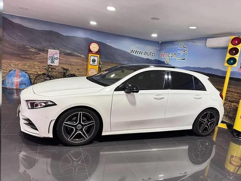 Usado Mercedes A180 AMG line 116 HP (85 kW) 2018 Branco