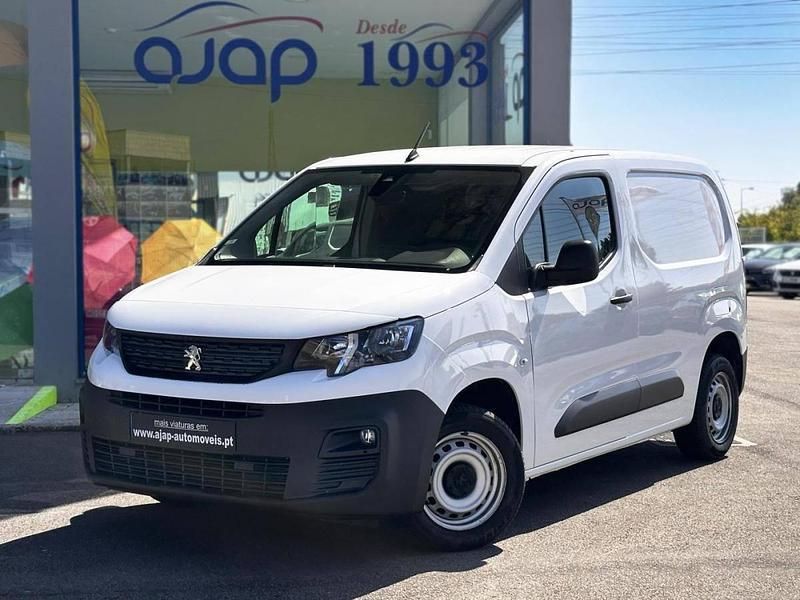 Branco Usado 2019 Peugeot Partner Premium Monovolume | € 13.870 (Preço justo) - Imagem 1/4