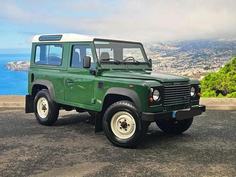 Usado Land Rover Defender 122 HP (89 kW) 2000 Verde Citadino