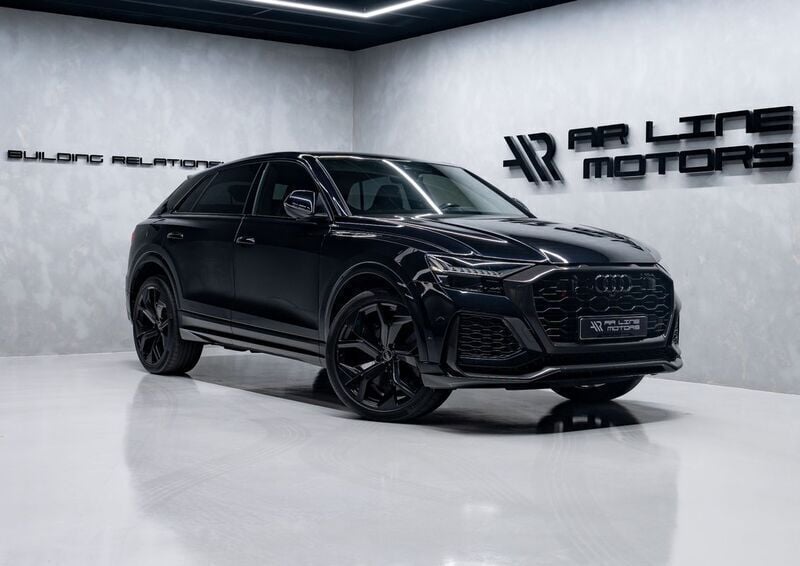 Preto Usado 2021 Audi Q8 SUV | € 149.950 - Imagem 1/4