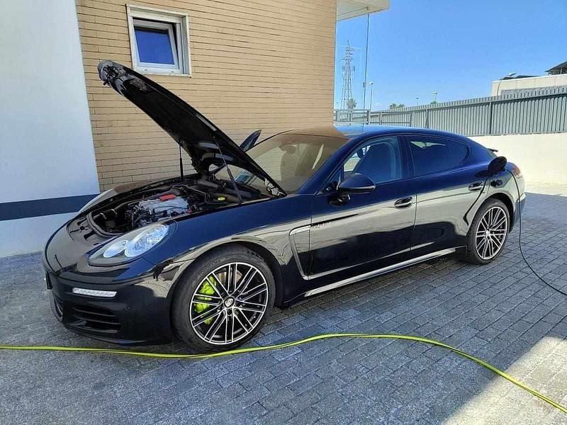Usado Porsche Panamera 416 HP (305 kW) 2014 Preto Citadino