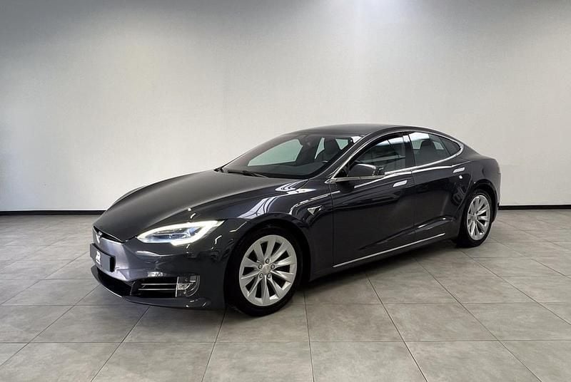 Usado Tesla Model S 411 kW (560 HP) 2020 Cinza Citadino