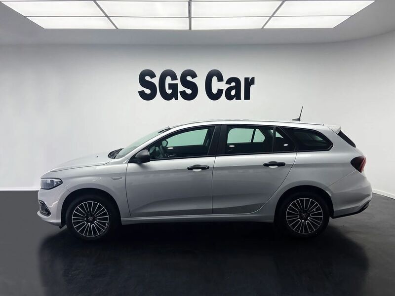 Verde Usado 2023 Fiat Tipo Garmin Carrinha | € 19.400 (Preço justo) - Imagem 1/4