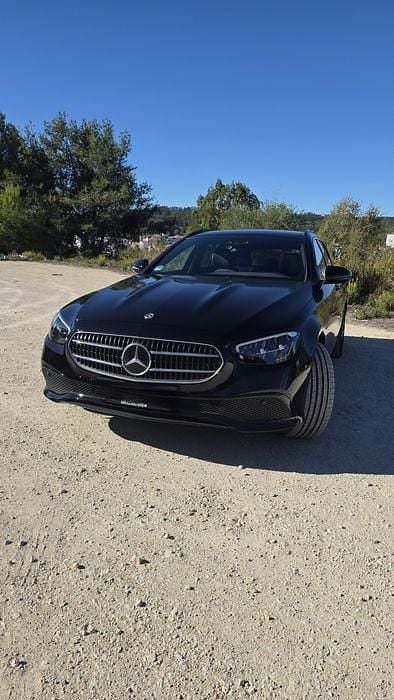 Usado 2022 Mercedes E300 Sedan | € 35.990 - Imagem 1/4