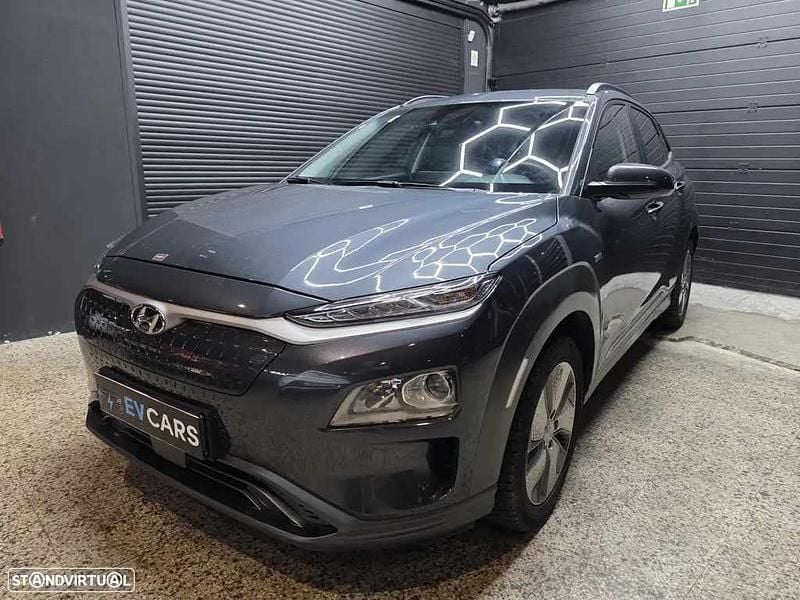Cinzento Usado 2021 Hyundai Kauai SUV | € 17.700 (Preço justo) - Imagem 1/4