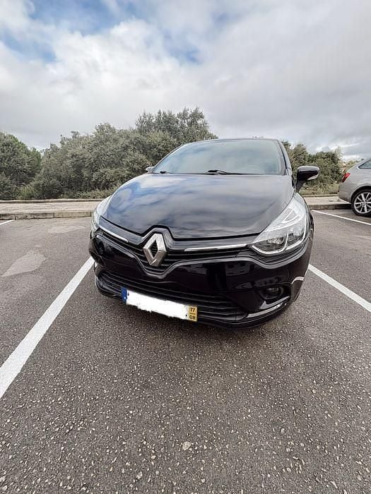 Usado 2017 Renault Clio IV LIMITED Sedan | € 9.500 (Bom preço) - Imagem 1/4