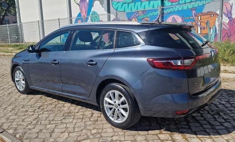 Usado Renault Mégane GrandTour 110 HP (80 kW) 2018 Cinzento Carrinha