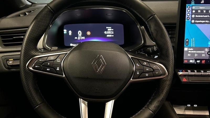 Usado Renault Captur 158 HP (116 kW) 2025 Vermelho SUV