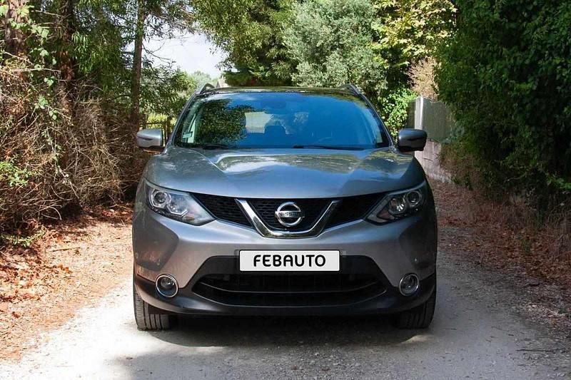Cinzento Usado 2016 Nissan Qashqai SUV | € 17.600 (Preço justo) - Imagem 1/4