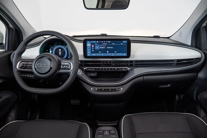 Usado Fiat 500e Icon 86 kW (118 HP) 2023 Branco Cabrios