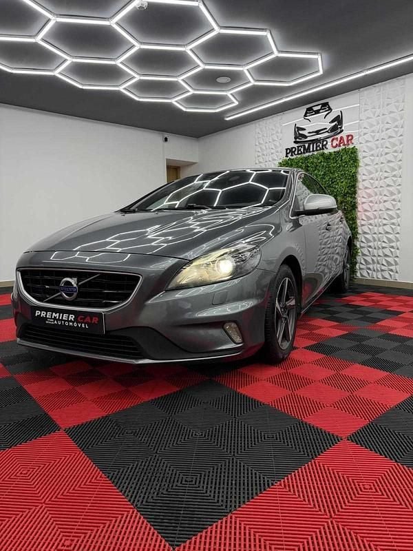 Usado Volvo V40 120 HP (88 kW) 2015 Antracite