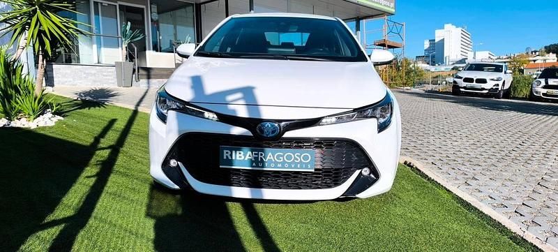 Usado Toyota Corolla 98 HP (72 kW) 2020 Branco