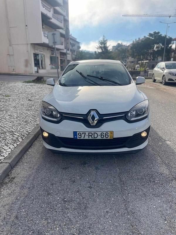 Branco Usado 2016 Renault Mégane Coupé Coupé | € 6.500 - Imagem 1/4