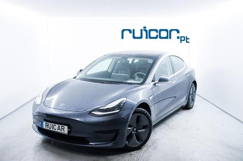 Cinzento Usado 2020 Tesla Model 3 Sedan | € 22.900 (Preço justo) - Imagem 1/4