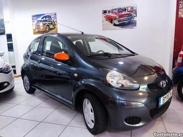 Cinza Usado 2011 Toyota Aygo Citadino | € 4.750 (Preço justo) - Imagem 1/1