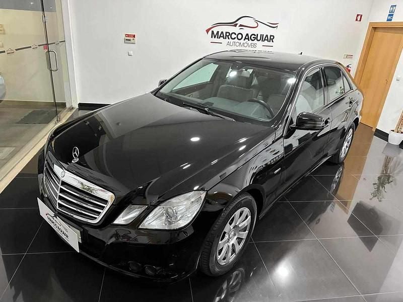 Preto Usado 2009 Mercedes E220 Sedan | € 14.900 (Preço elevado) - Imagem 1/4