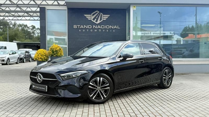 Preto Usado 2023 Mercedes A200 Progressive Sedan | € 34.000 (Preço justo) - Imagem 1/4