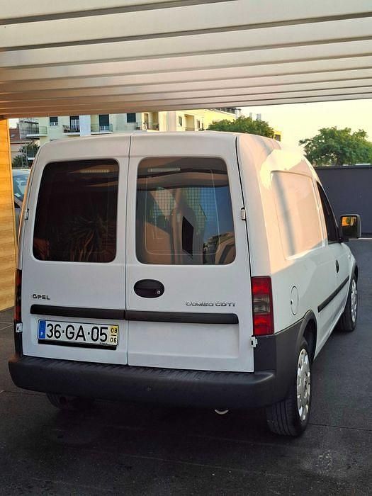 Usado 2008 Opel Combo Monovolume | € 5.490 - Imagem 1/4