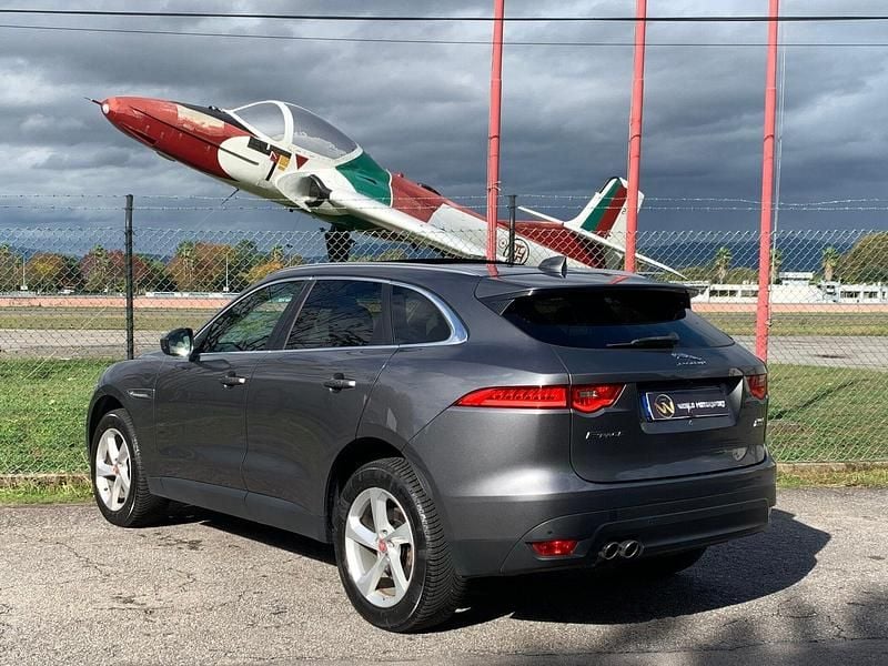 Usado Jaguar F-Pace R-Sport 180 HP (132 kW) 2018 Cinza SUV