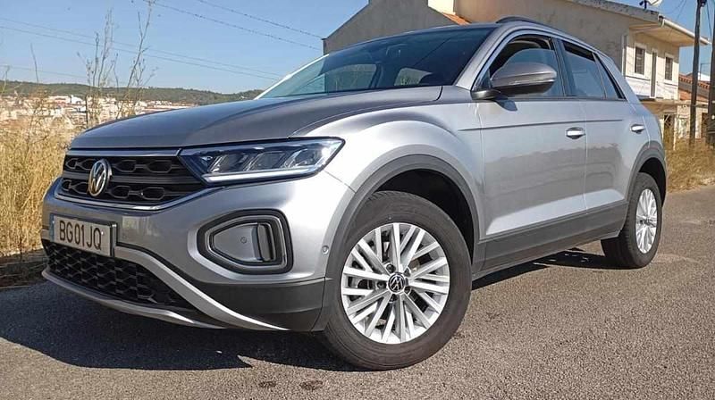 Cinzento Usado 2024 VW T-Roc Style SUV | € 31.800 (Preço elevado) - Imagem 1/4