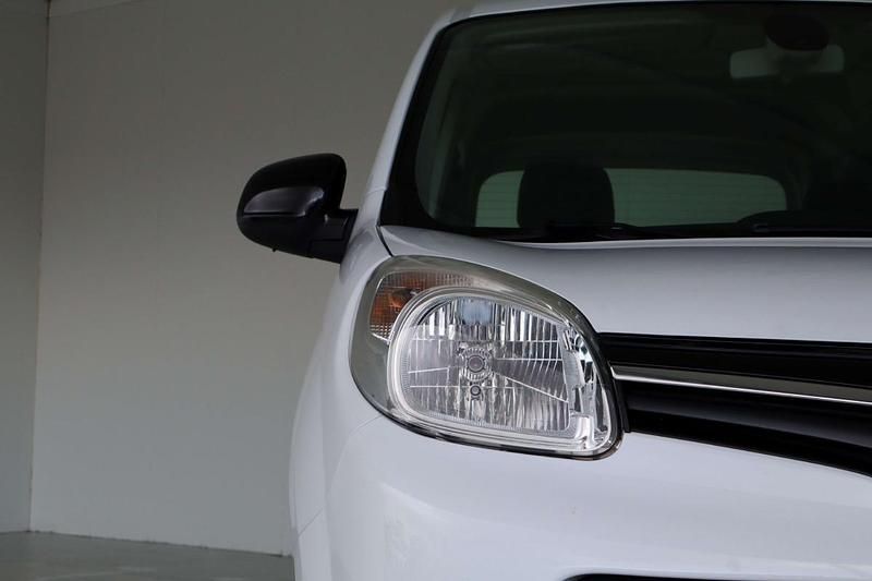 Usado Renault Kangoo Zen 95 HP (69 kW) 2020 Branco Monovolume