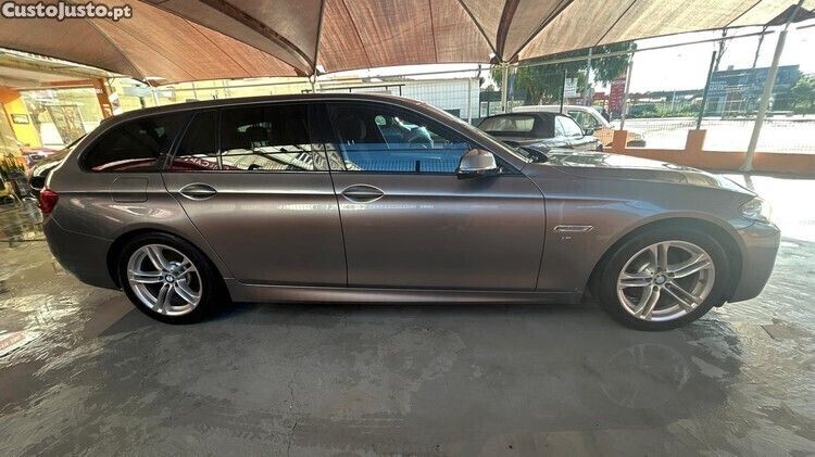 Cinza Usado 2015 BMW 518 Carrinha | € 22.300 - Imagem 1/1